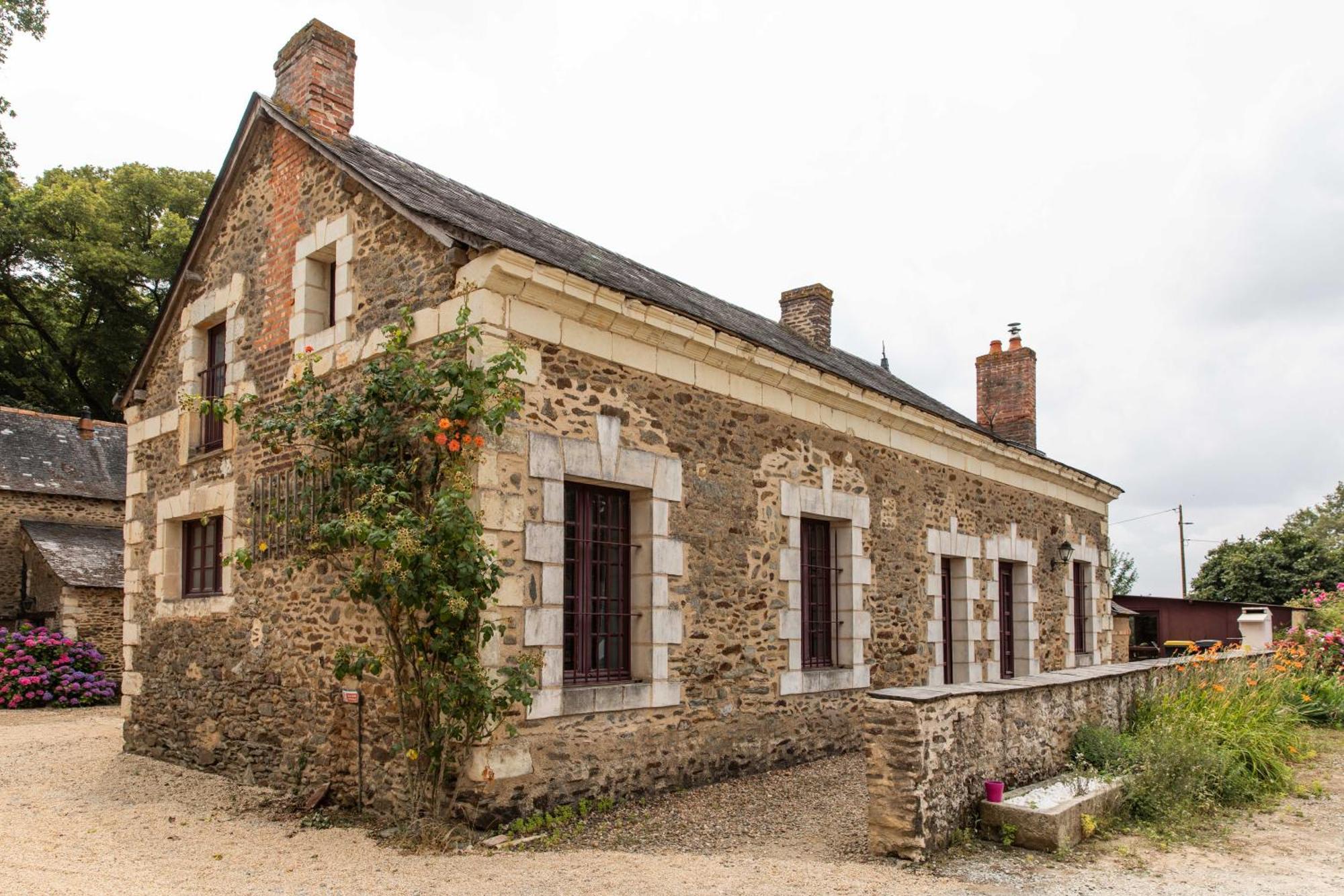 Domaine De La Maroutiere Villa Saint-Fort Exterior photo